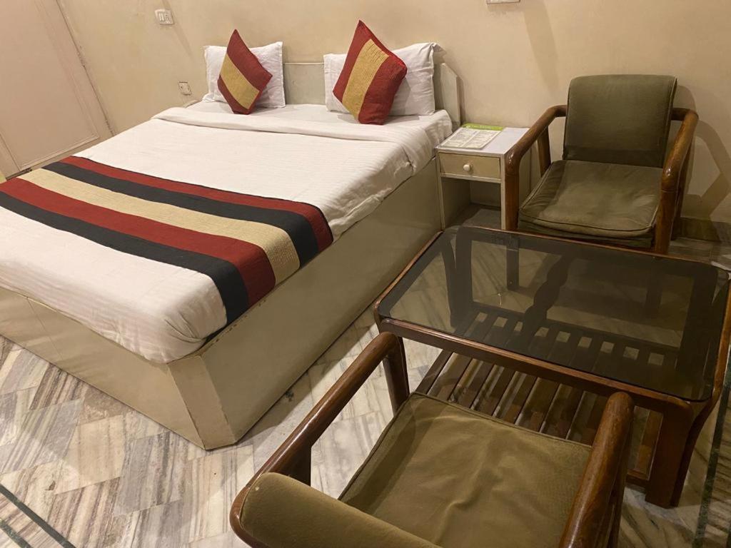 Lavi Hotel Hari Darshan - 10 Meter from Golden Temple Amritsar Eksteriør billede