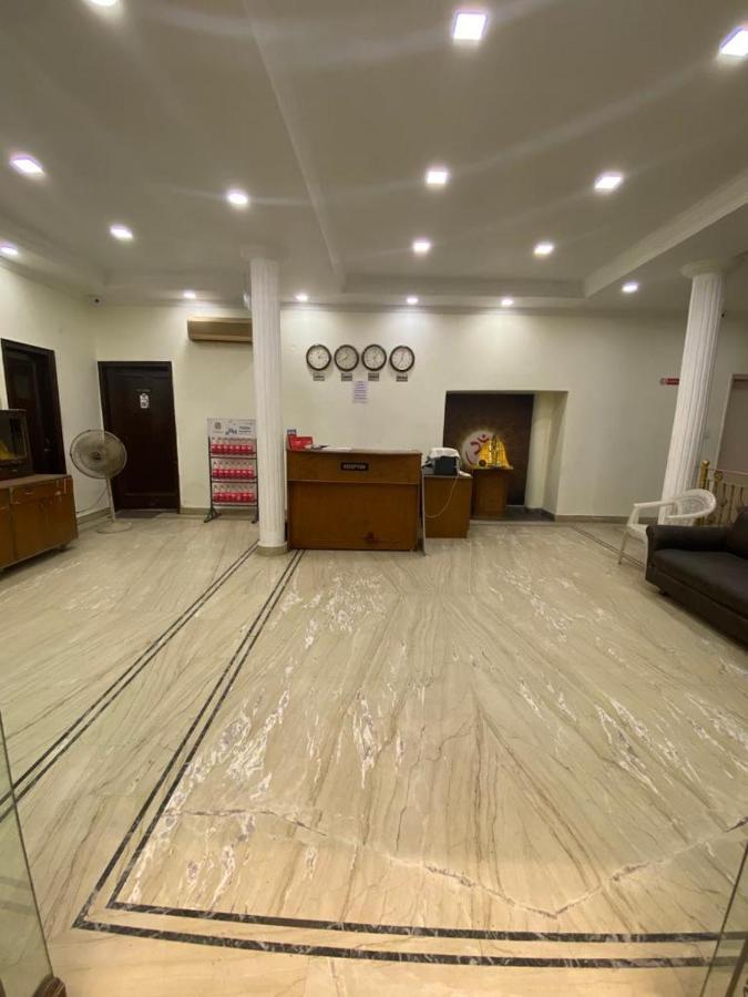Lavi Hotel Hari Darshan - 10 Meter from Golden Temple Amritsar Eksteriør billede